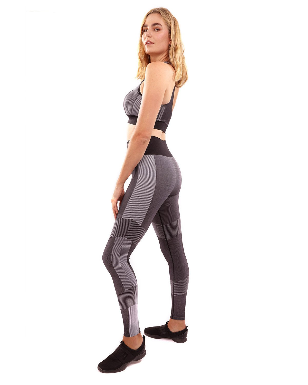 Arleta Seamless Leggings & Sports Bra Set - Black - Image 4