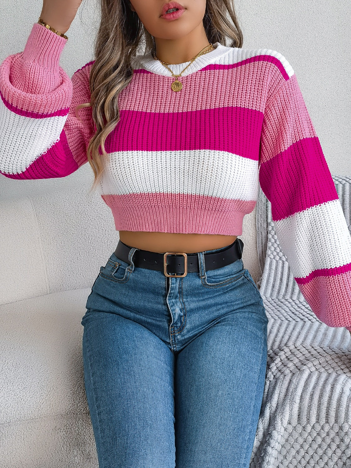 Color Block Round Neck Cropped Sweater - Image 13