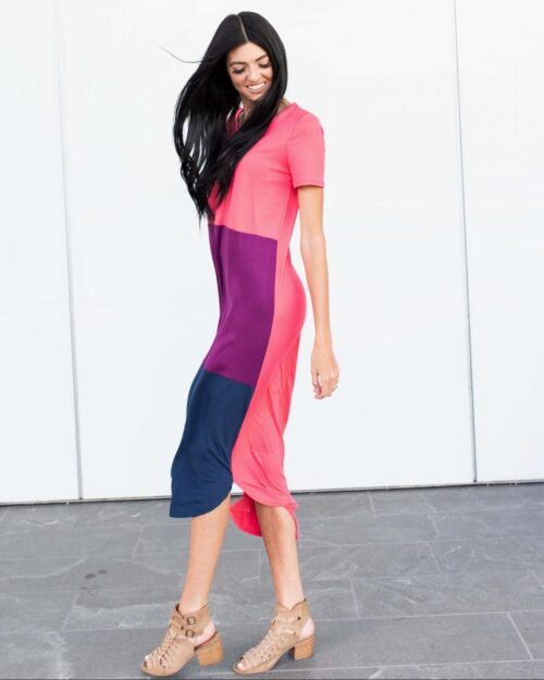 COLOR BLOCK MAXI DRESS WITH SHORT SLEEVE AND HI LOW