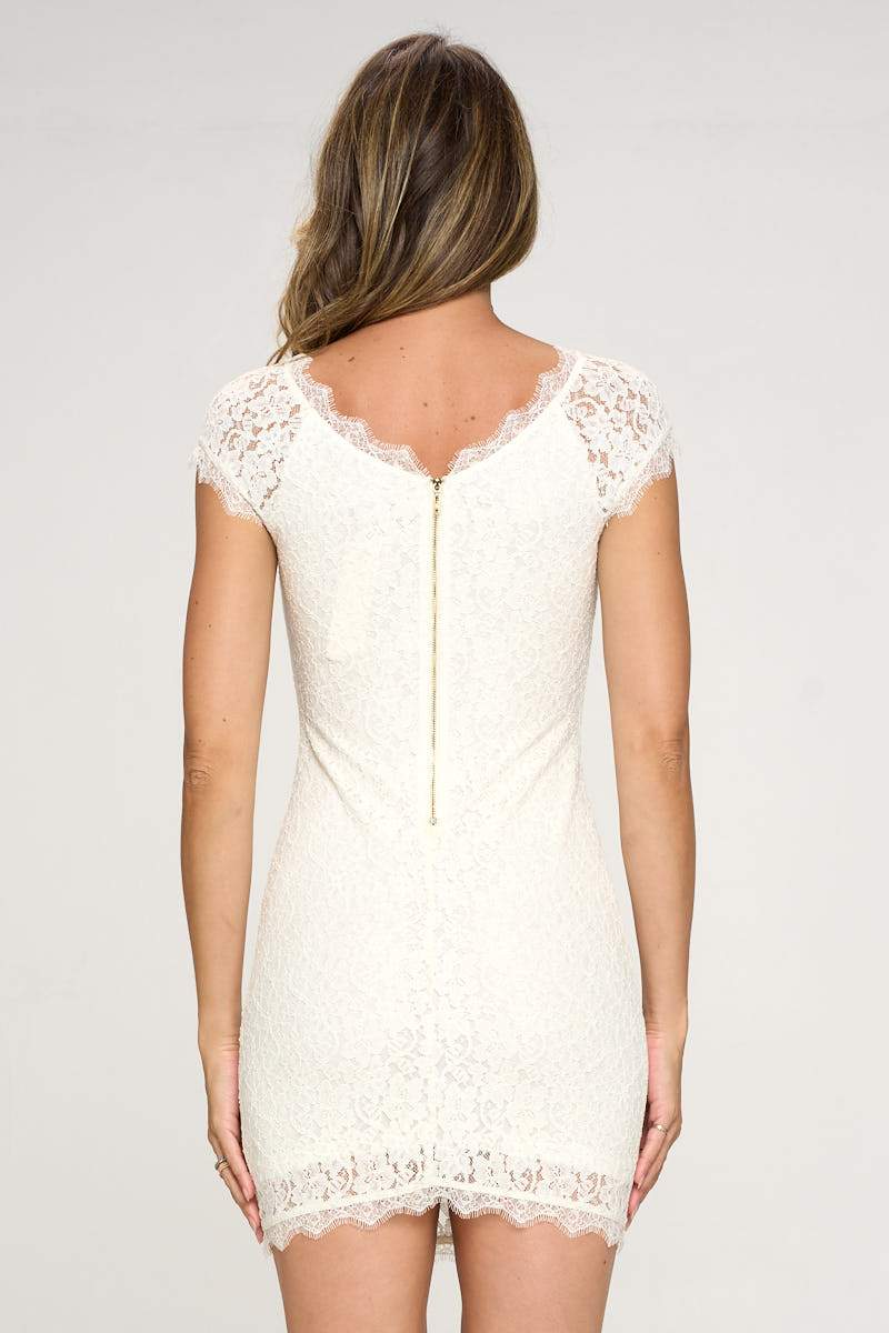 Elegant Cap Sleeve Lace Bodycon Dress with Scalloped Hem - Image 11