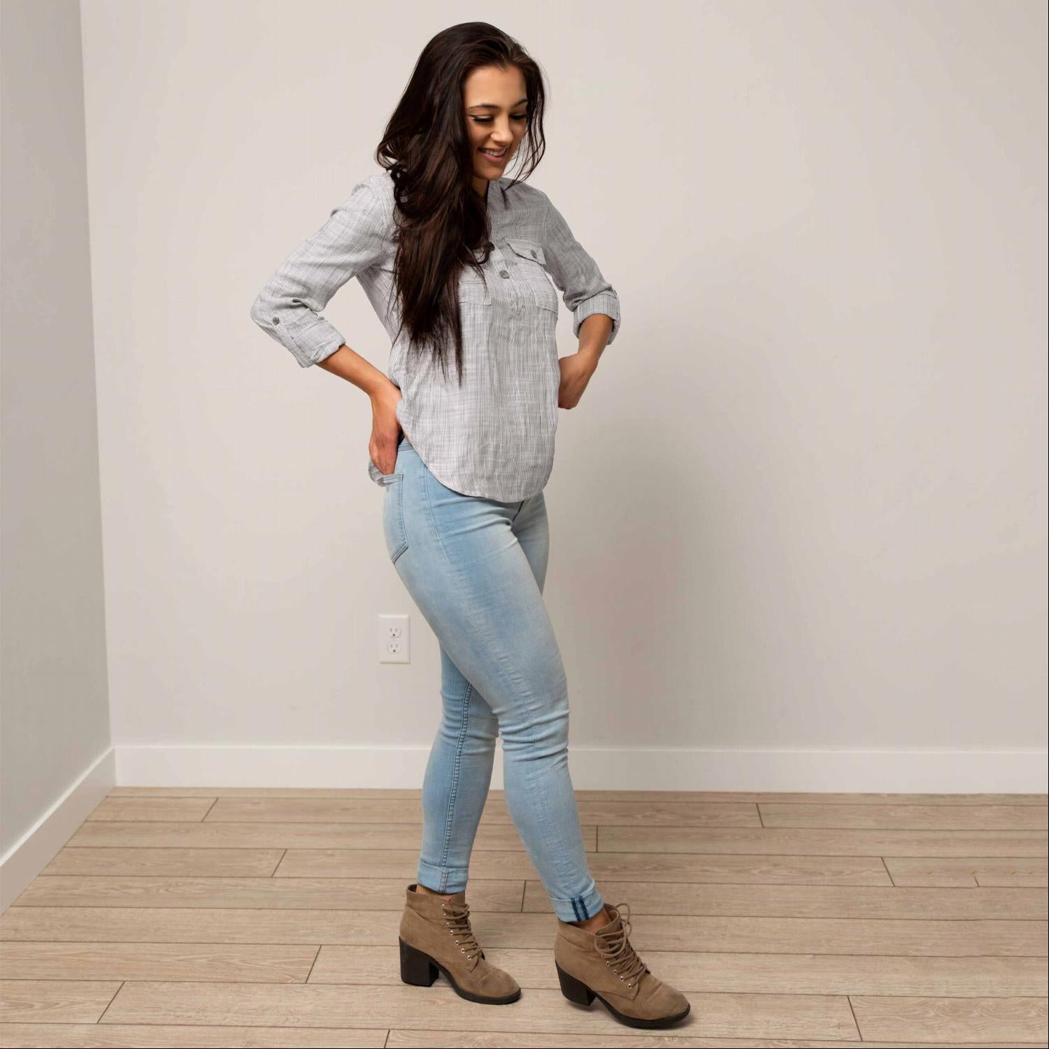 3/4 ROLL UP SLEEVE BUTTON DETAIL w/POCKET STRIPE WOVEN TOP - Image 4