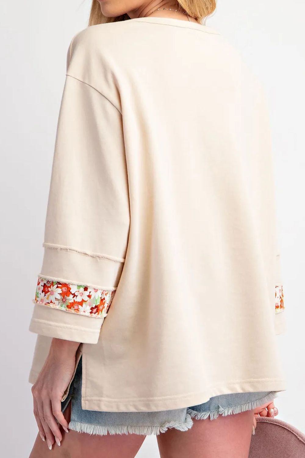 Exposed Seam Slit Floral Round Neck Blouse - Image 2