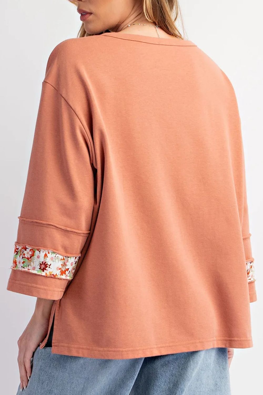 Exposed Seam Slit Floral Round Neck Blouse - Image 7